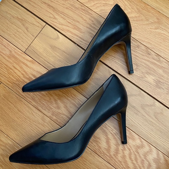 Banana Republic Black Leather Heels - Picture 2 of 3